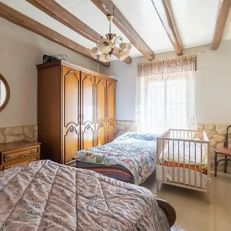 5 Bedroom In Villarrín de Campos