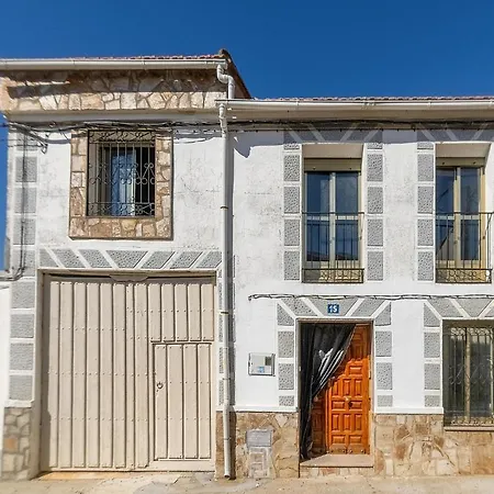 5 Bedroom In Feriehus Villarrín de Campos