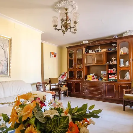 5 Bedroom In *