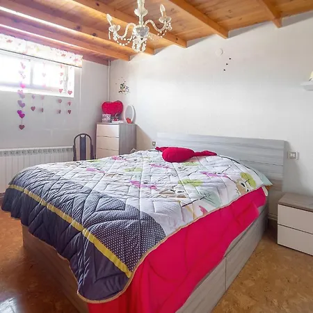 5 Bedroom In *